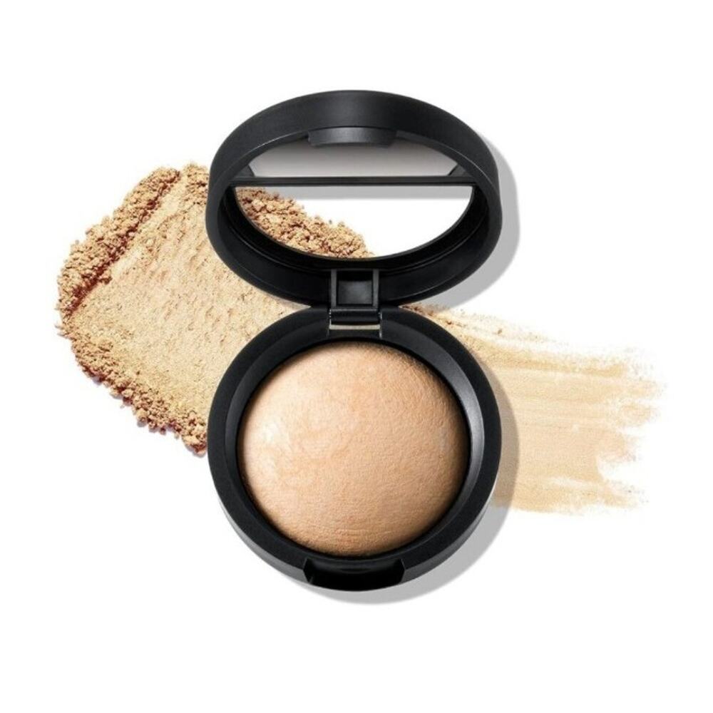 Pressed powder highlighter makeup compact